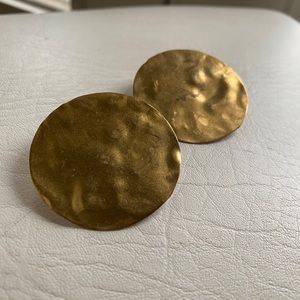 Hammered disc post earrings